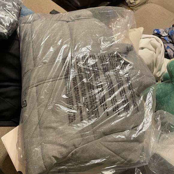 Men’s Gray Plaid Puffer Jacket, Gap, M/Medium - Picture 3 of 7